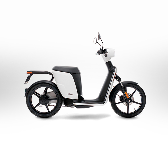 slider-portrait-askoll-es1-blanc-euroscoot slider-portrait-askoll-es1-blanc-euroscoot